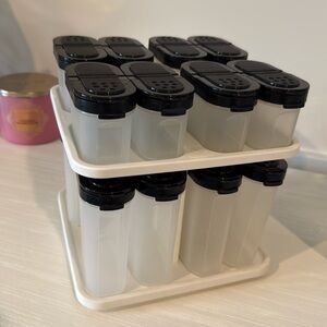Tupperware spinning spice rack and 16 spice holders (black lid)